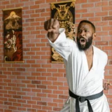 Shotokan : qu’est-ce que cet art martial japonais vous apporte vraiment ?